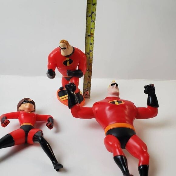 Mrs. Incredible Mr. INCREDIBLE ACTION Figure McDonald's Toy Bundle lot - Picture 5 of 5